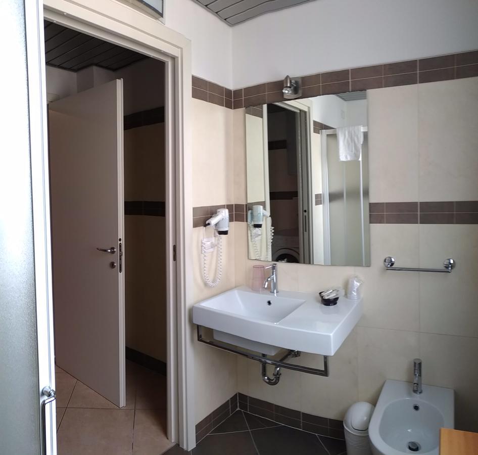Residence Ilario Suite Hotel Riccione Extérieur photo