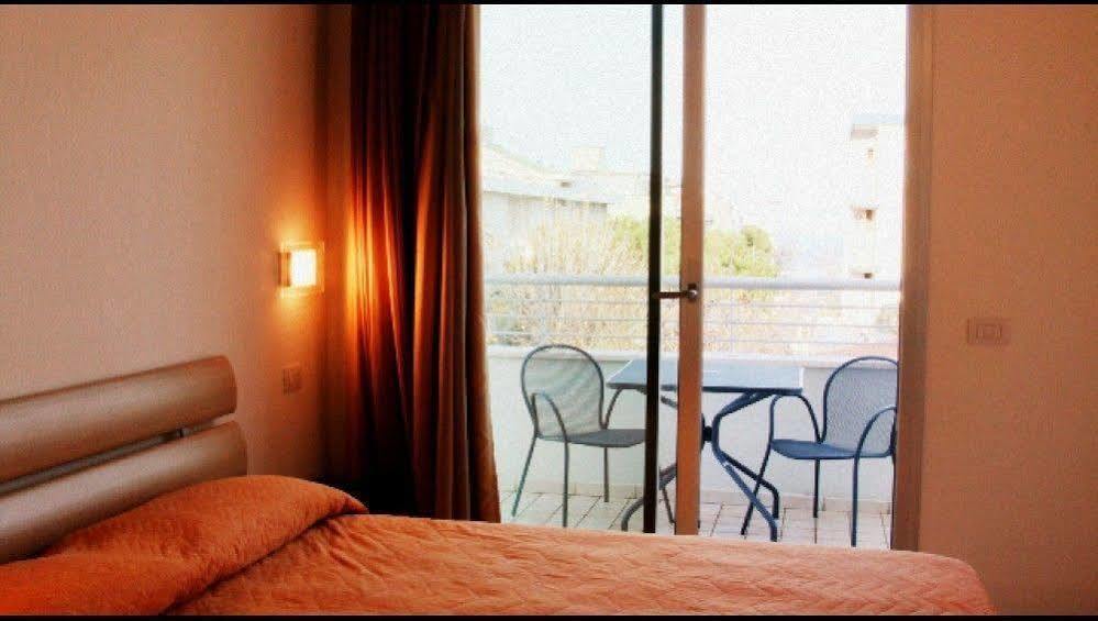 Residence Ilario Suite Hotel Riccione Extérieur photo